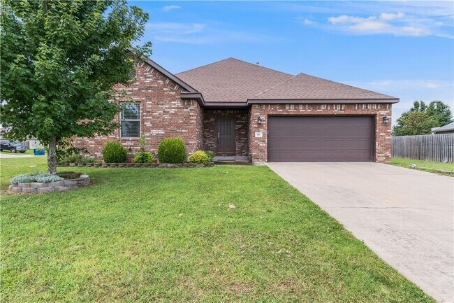 Building Photo - 457 Harper Dr