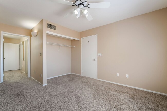 Building Photo - Stylish Condo with Stunning Strip Views!