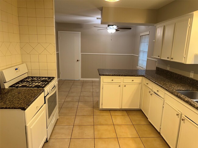 Building Photo - 11215 Mayfield Rd