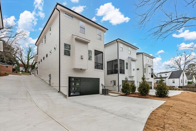 Building Photo - Newly Built 4-bedroom, 4-bathroom Home in Durham, NC