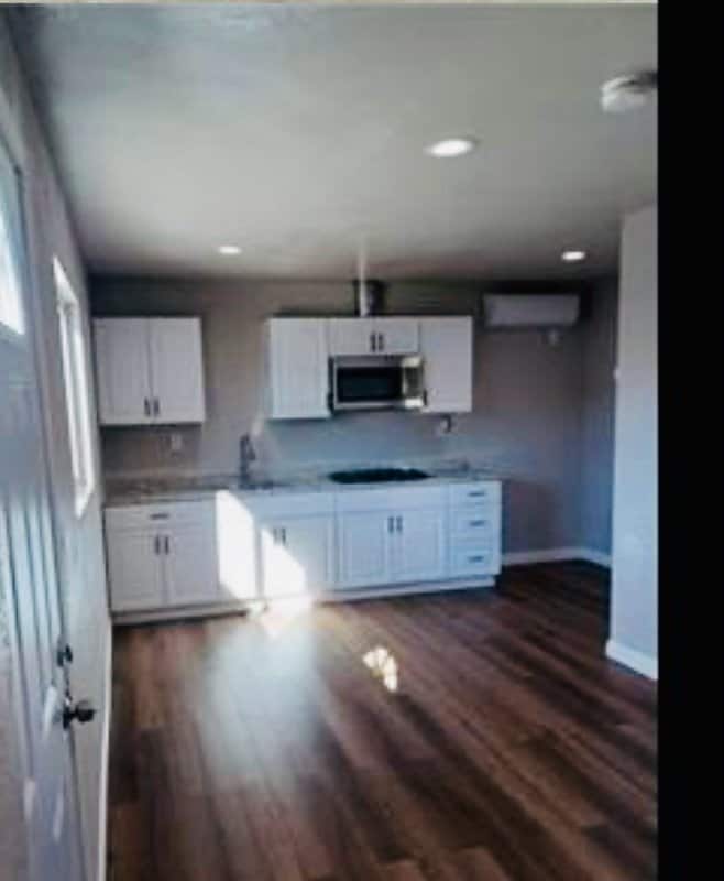 Building Photo - 44290 Glenraven Rd