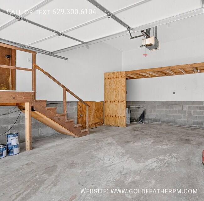 Building Photo - 2901 High Rigger Dr