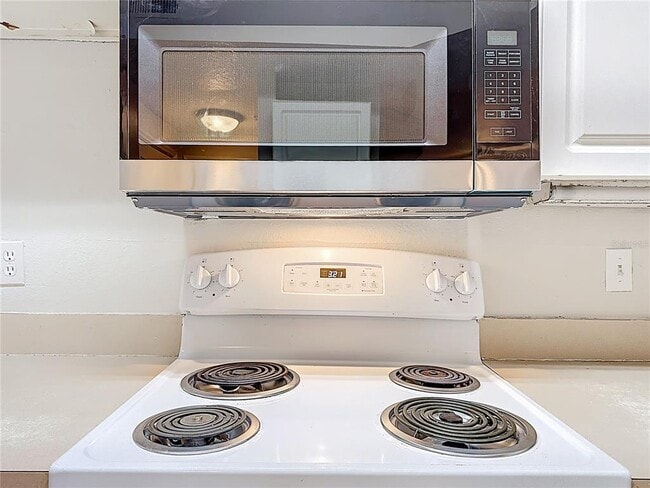 Building Photo - 5560 Metrowest Blvd