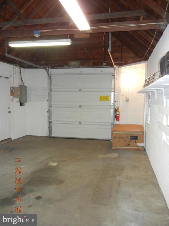 Building Photo - 1616 N Main St