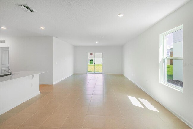 Building Photo - 2221 Rock Dr