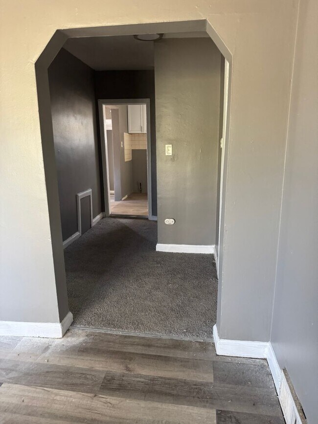 Building Photo - 3 Bedroom Home In Warren