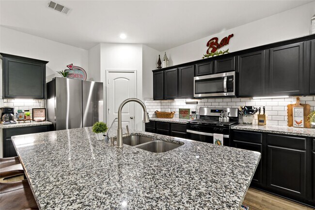 Building Photo - 21521 Starry Night Dr