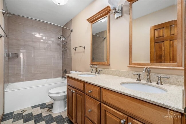 Building Photo - 931 Canterbury Dr