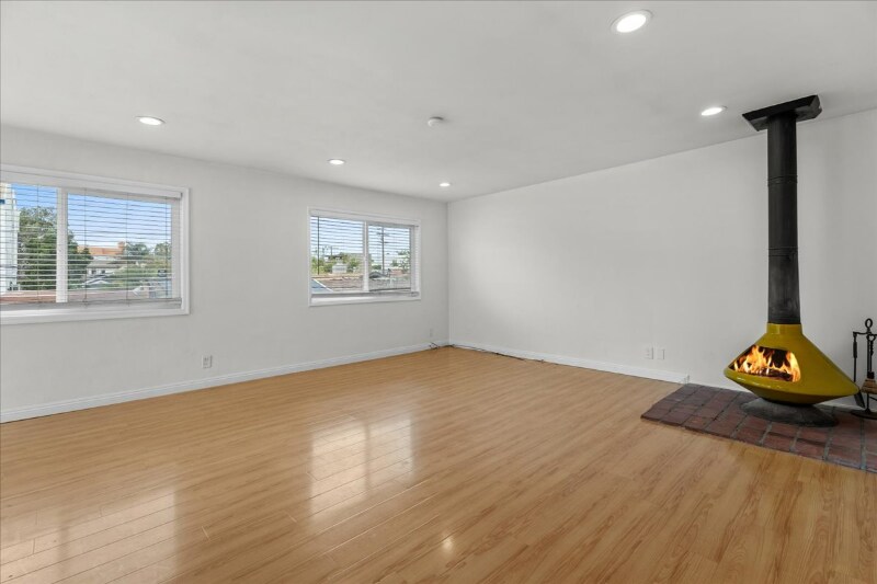 Building Photo - 116 Buccaneer St