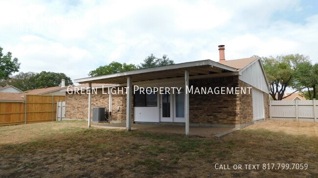 Building Photo - 3816 Mulberry Ln