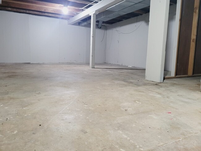 Building Photo - 612 N Washington St