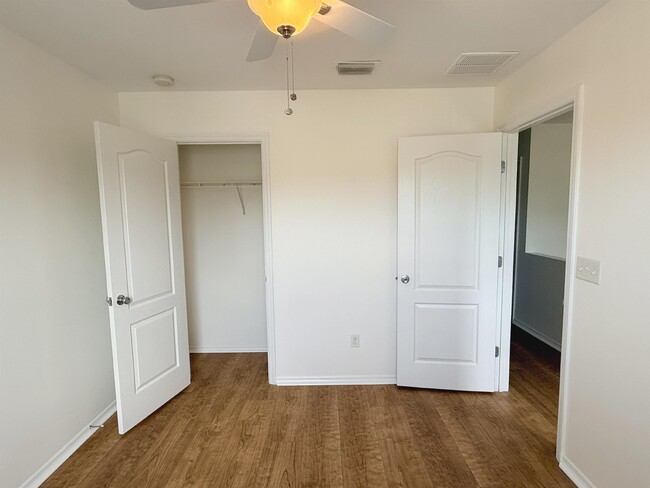 Building Photo - 728 Cabernet Pl