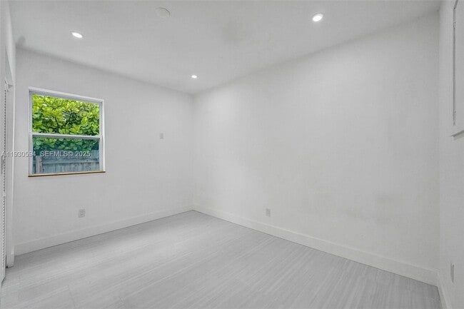 Building Photo - 1430 Michigan Ave