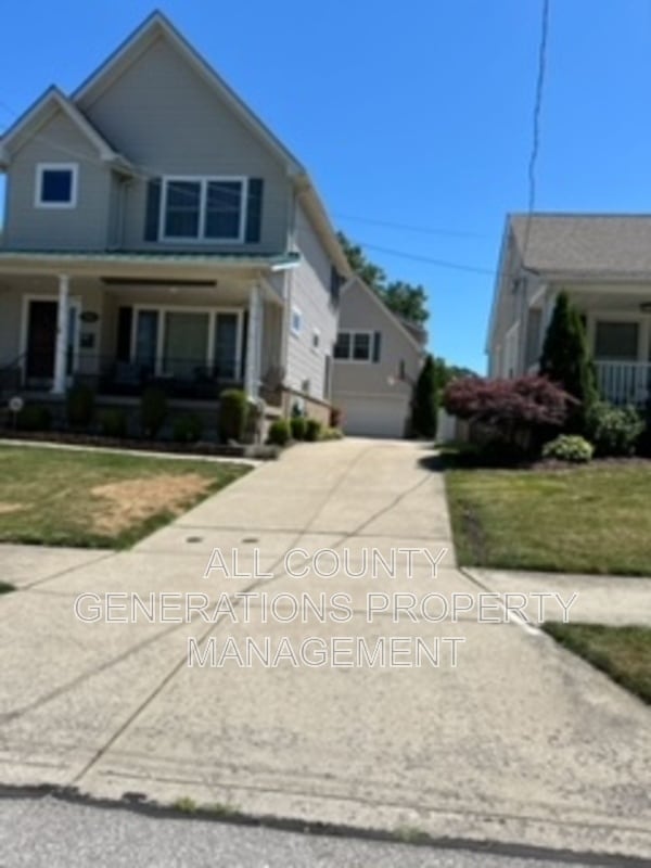 Building Photo - 3383 W 151st St