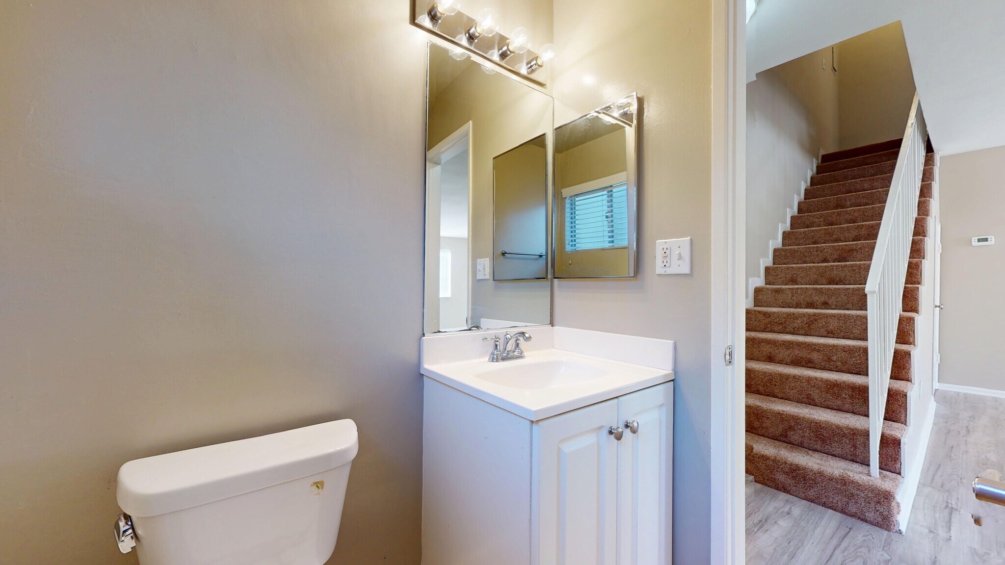 Building Photo - 20251 Cohasset St