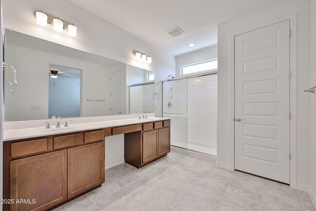 Building Photo - 8759 W Colter St