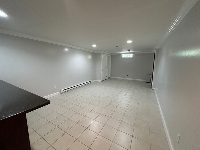 Building Photo - 14 Normandy Dr