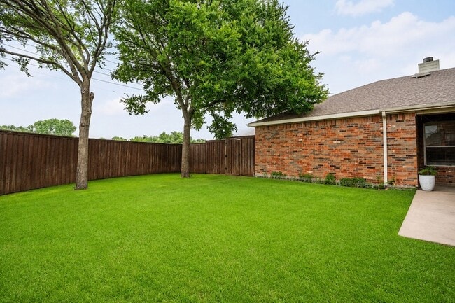 Building Photo - 4453 Red Barn Dr