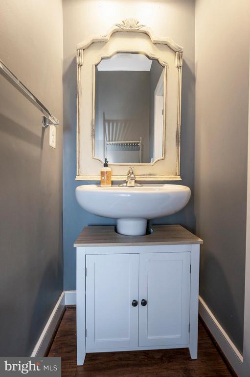 Building Photo - 100 Nestor's Pl