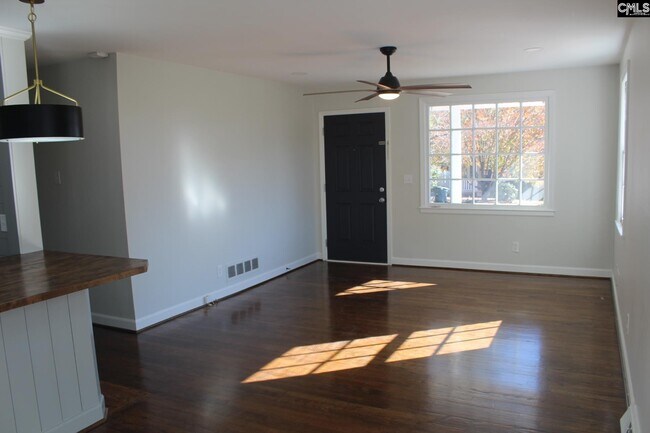 Building Photo - 955 Laurie Ln