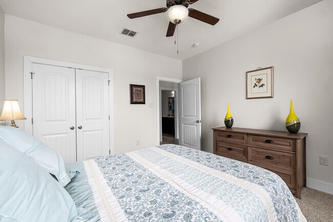 Building Photo - 618 Wagon Wheel Dr