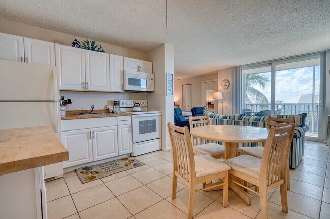 Building Photo - 5600 Bonita Beach Rd SW