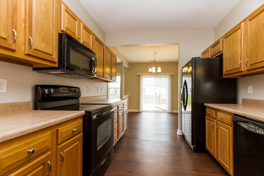 Building Photo - 9692 Stonewall Ln