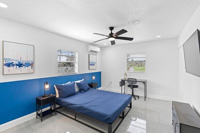 Building Photo - 1983 Spring Ave