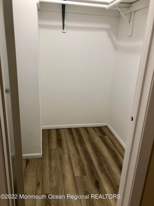 Building Photo - 169 Amberly Dr