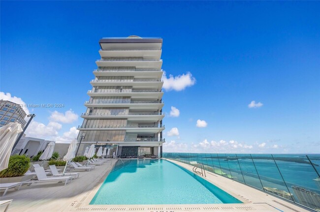 Building Photo - 300 Biscayne Blvd Way