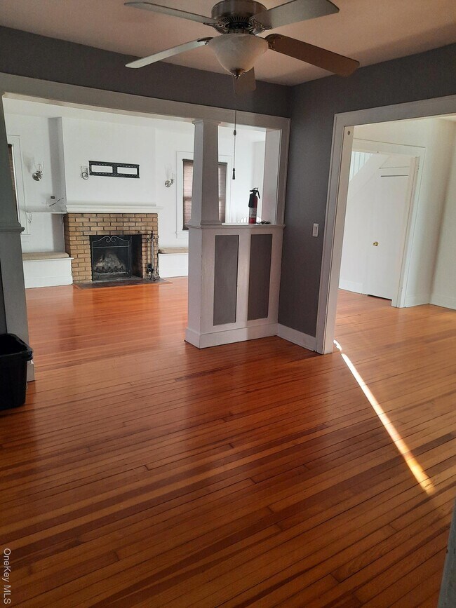 Building Photo - 23 Valley Ave