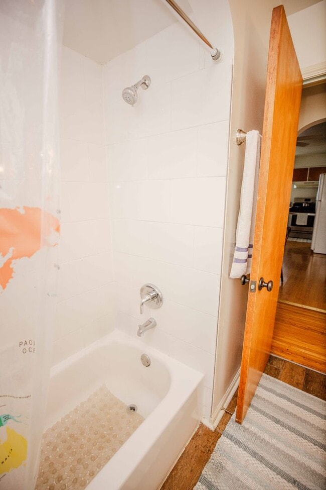 Building Photo - Beautiful four bedroom home avaulable for ...