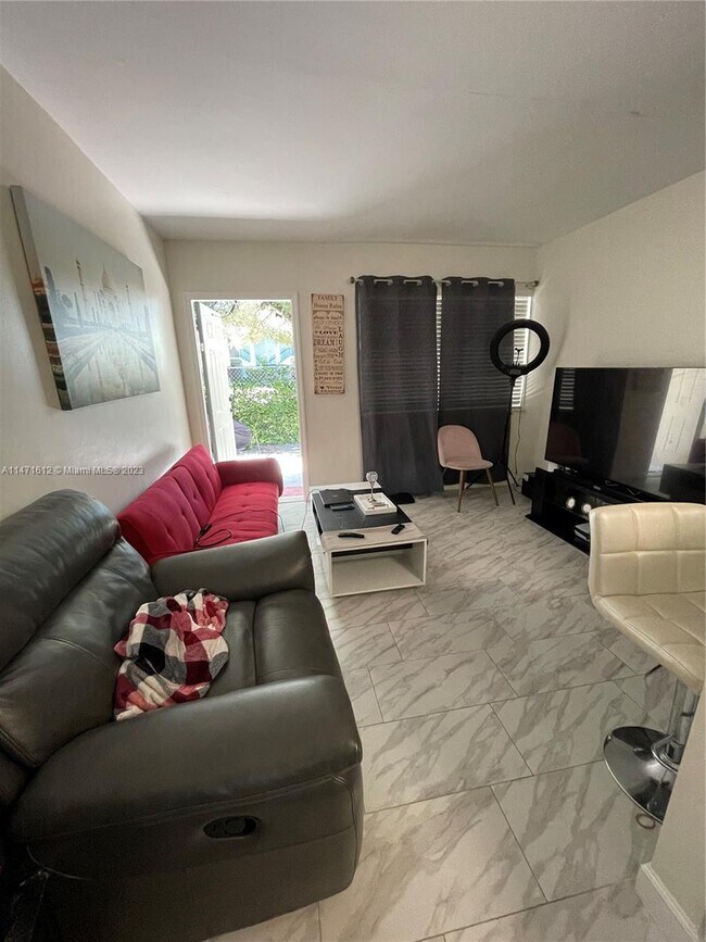 Building Photo - 11890 NE 16th Ave