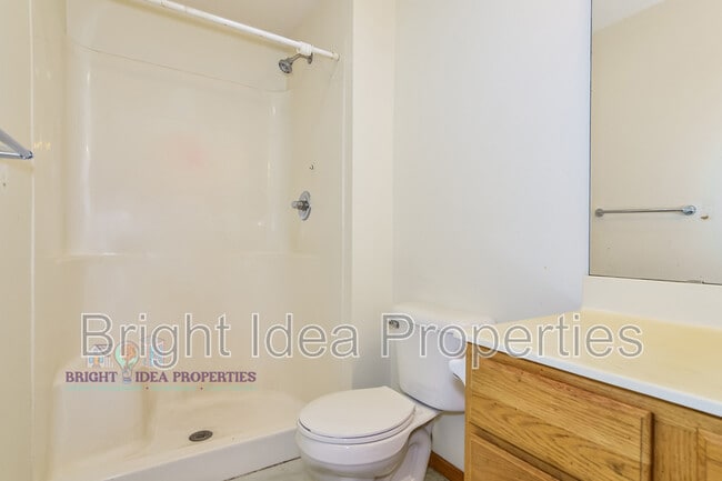 Building Photo - 2737 Douglas Dr N