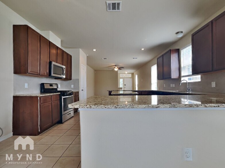 Building Photo - 24819 Alberti Sonata Dr