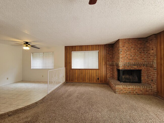 Building Photo - 7716 Iroquois Dr