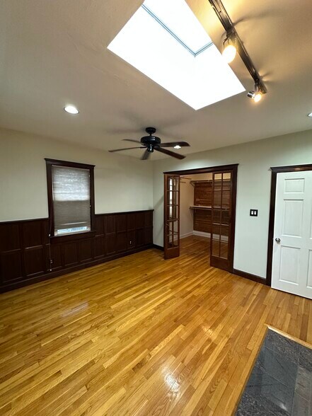 Building Photo - 18 Spring Garden St