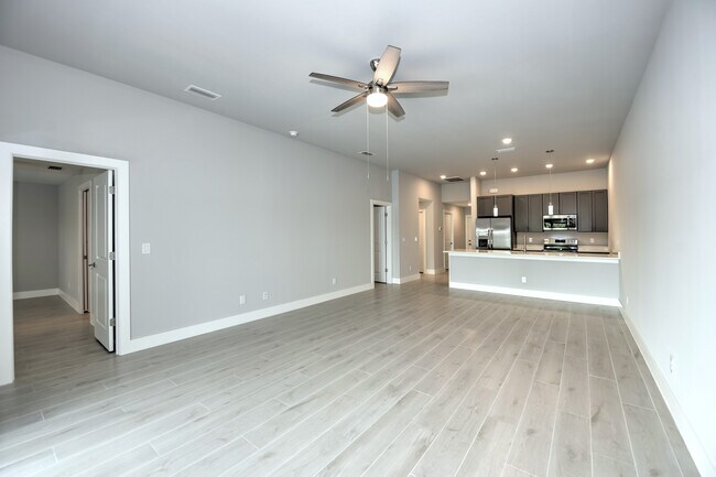 Building Photo - 231 SW 47th Ter