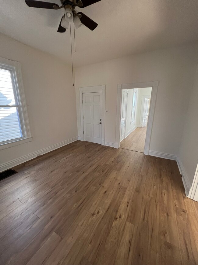 Building Photo - 449 E Brandeis Ave