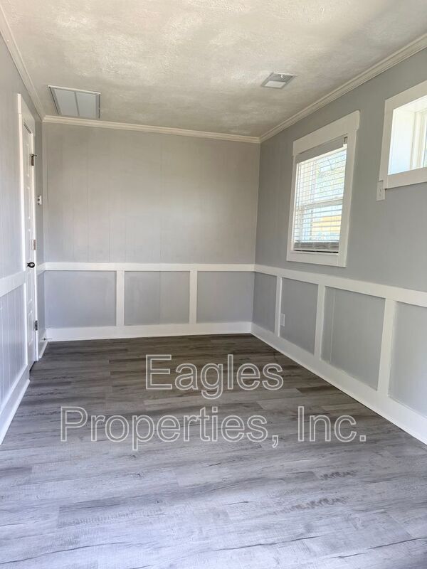 Building Photo - 1901 Peachtree St