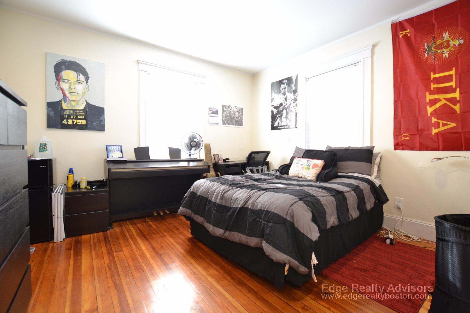 Building Photo - 8 Sawyer Ter