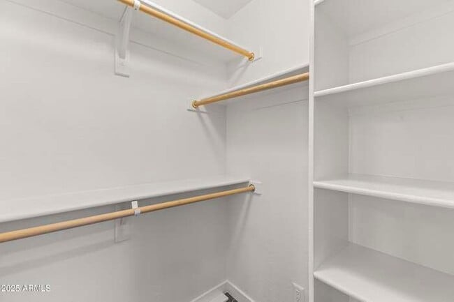 Building Photo - 3940 E Minton St