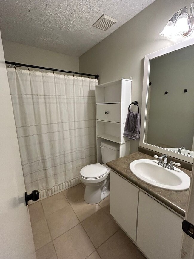 Building Photo - 109 Live Oak Cir