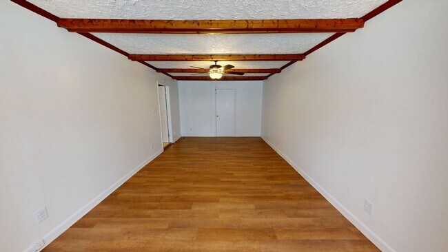 Building Photo - 3 Bedroom with 2 Living Rooms & finished b...