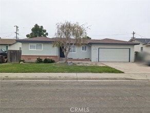 Building Photo - 877 Pearl Dr
