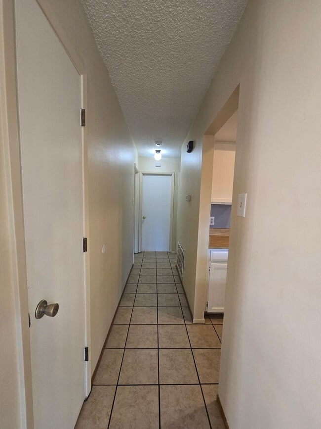 Building Photo - 2307 N Grand Ave