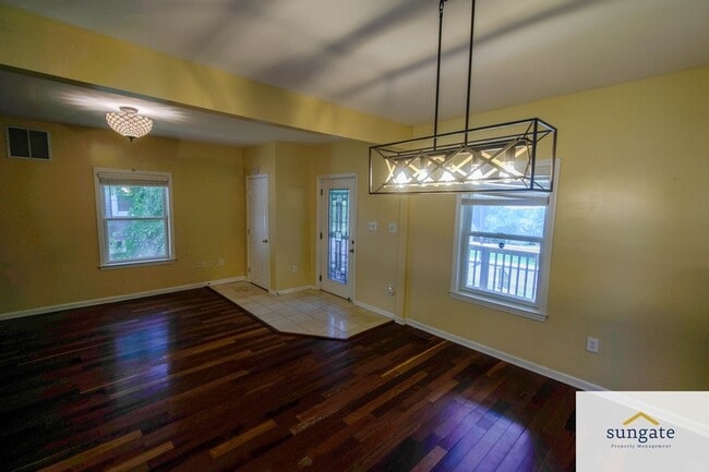 Building Photo - 3510 Hamilton Ave