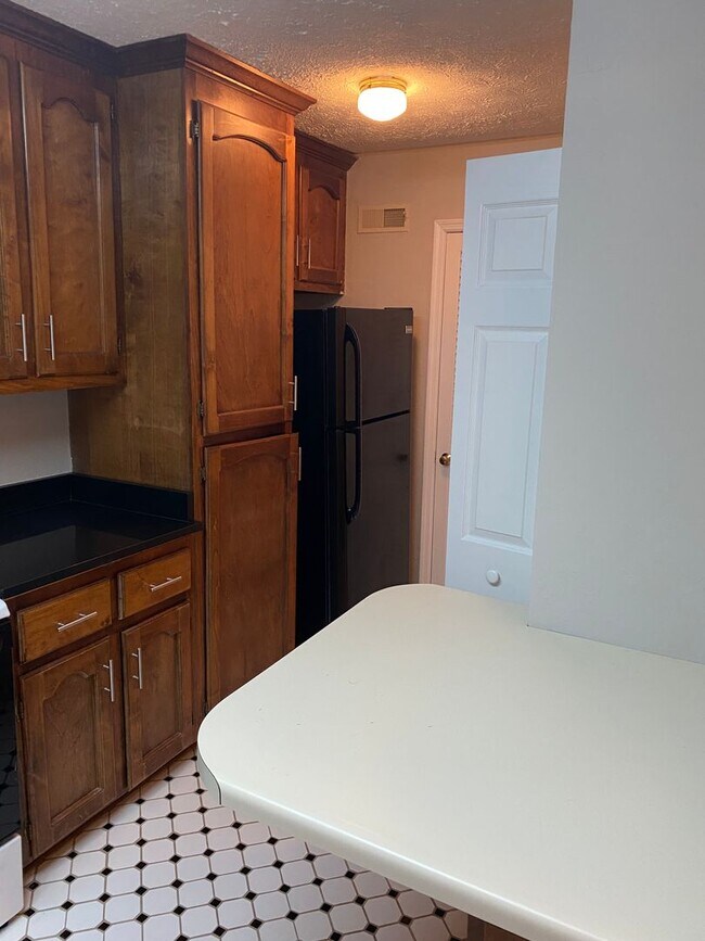 Building Photo - Townhome Available @ Sweetwater Condos!