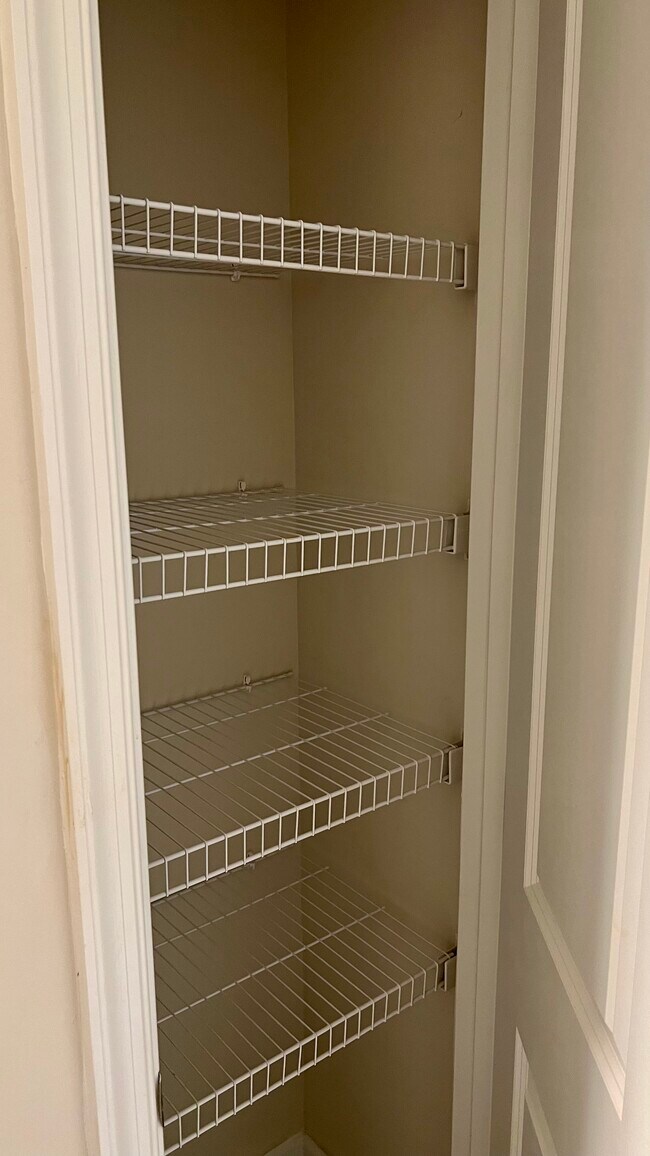 Building Photo - 331 Park Meadows Dr