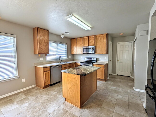 Building Photo - 3802 Glenarbor Ln